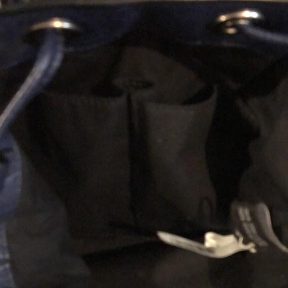 MARC JACOBS Navy Tumbled Leather Drawstring Bucket Bag Crossbody Shoulder Strap - Picture 9 of 16